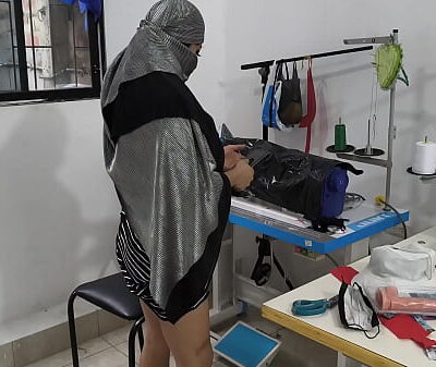 Indian seamstress masturbates deliciously in the clothing workshop