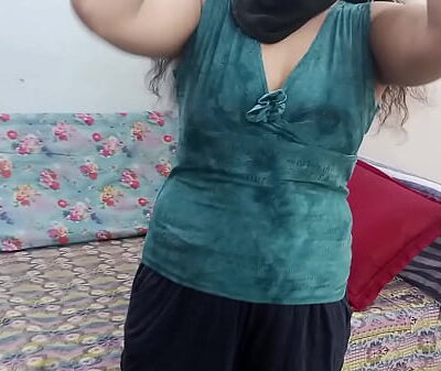 The step brother-in-law turned out to be crazy about the bhabhi’s pussy, Debor Bhabhi ki chut ka dewanaa nikla