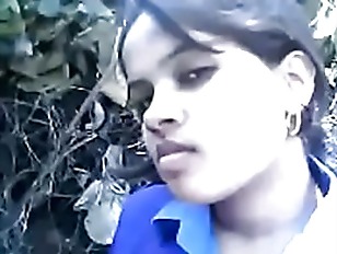 Indian sexy girl hard-sex her bf in outdoor