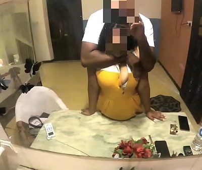 Hot employee  went to her boss house and met his boss sexy wife ,he cant resist her charm and start fucking her pussy. Cheating wife fucked by her boss.(FULL MOVIE ON XVIDEOS RED)