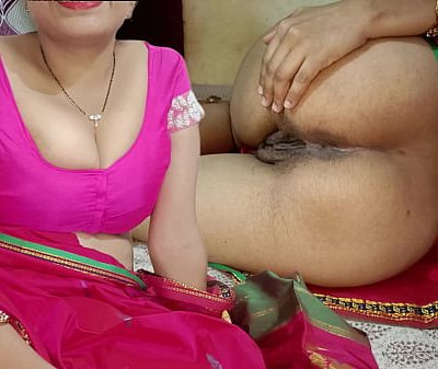 इंडियन टीचर सेक्स – मेम ने पॉकेट से सिगरेट ढूंढते समय छात्र का लण्ड पकड़ा और चुद गई