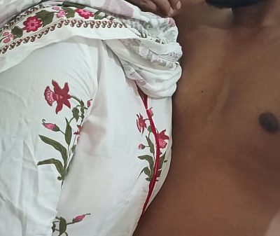I got a chance to fuck my beautiful desi girlfriend hen no one was at home village horney girl fuck in clear hindi audio